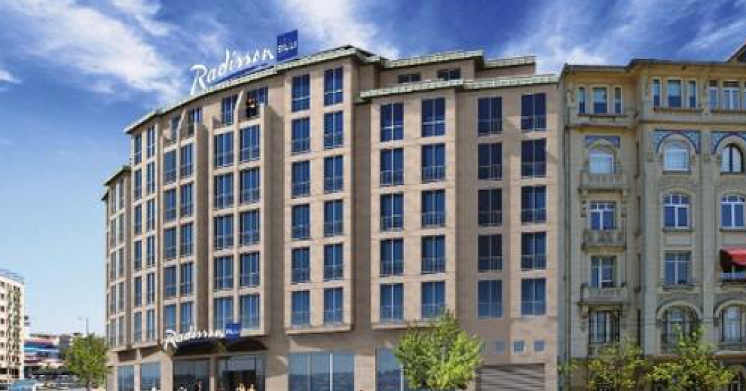 هتل 5 ستاره رادیسون بلو پرا در استانبول - شرکت هواپیمایی پاژسیر مجری تورهای اقساطی از مشهد