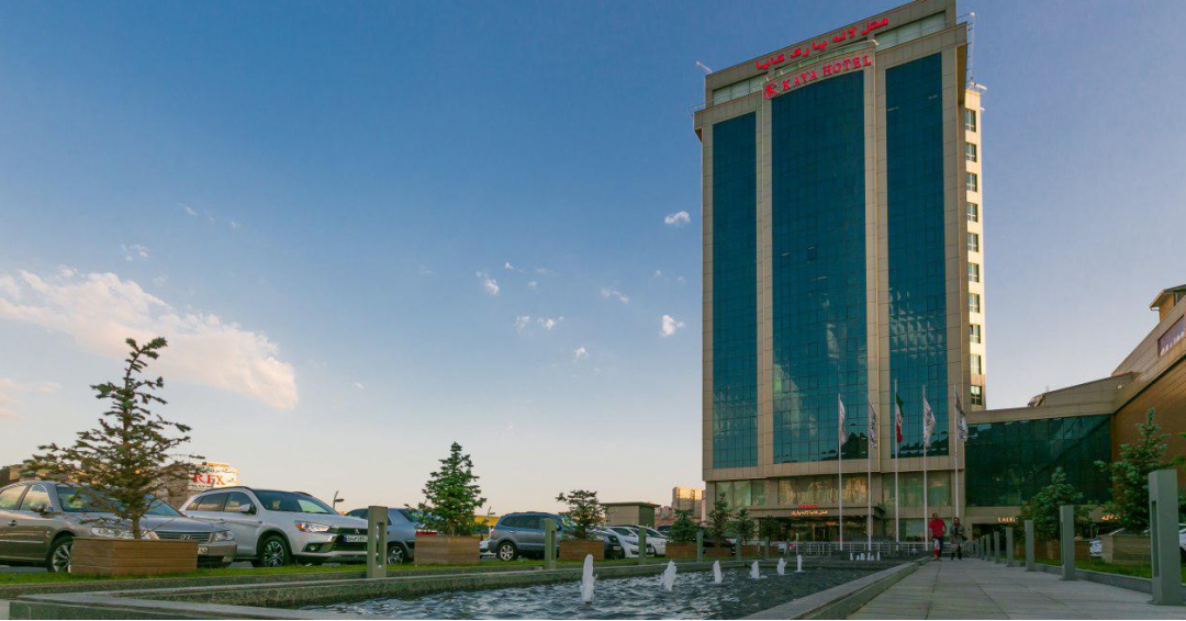 هتل 5 ستاره کایا لاله پارک  در تبریز - شرکت هواپیمایی پاژسیر مجری تورهای اقساطی از مشهد