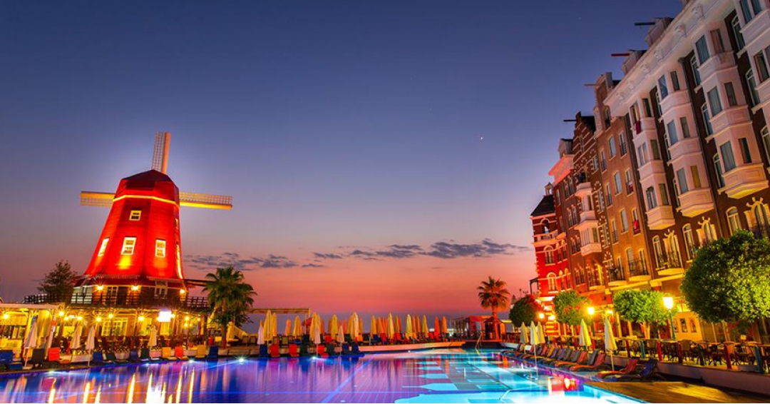 هتل 5  ستاره اورنج کانتی در آنتالیا - شرکت هواپیمایی پاژسیر مجری تورهای اقساطی از مشهد