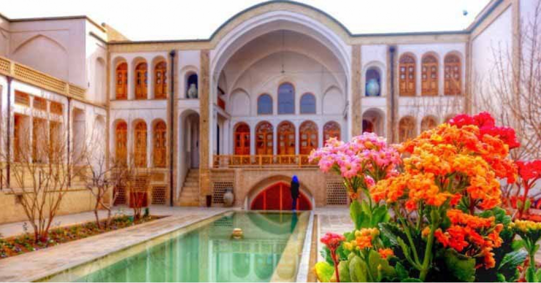 جاذبه گردشگری کاشان - شرکت هواپیمایی پاژسیر مجری تورهای اقساطی از مشهد