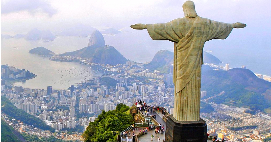 مجسمه مسیح نجات دهنده در برزیل - شرکت هواپیمایی پاژسیر مجری تورهای اقساطی از مشهد