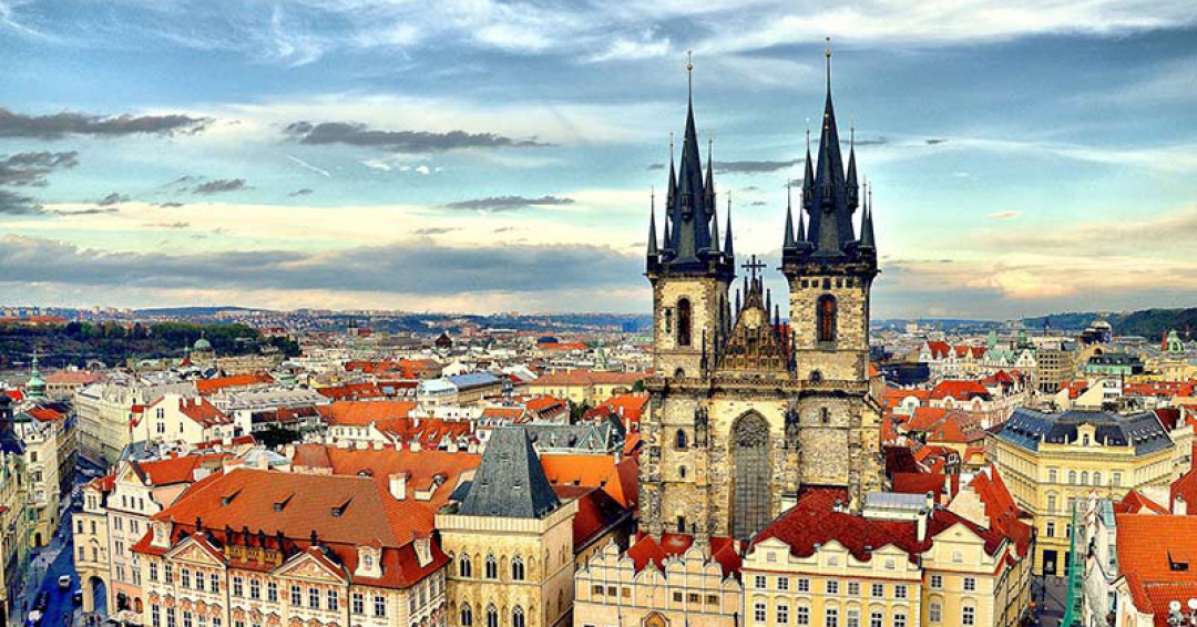 پراگ پایتخت جمهوری چک - شرکت هواپیمایی پاژسیر مجری تورهای اقساطی از مشهد