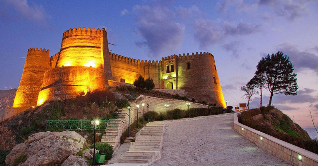 قلعه فلک الافلاک - شرکت هواپیمایی پاژسیر مجری تورهای اقساطی از مشهد
