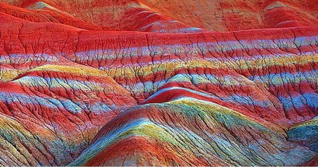 تپه های آلا داغ لار زنجان - شرکت هواپیمایی پاژسیر مجری تورهای اقساطی از مشهد