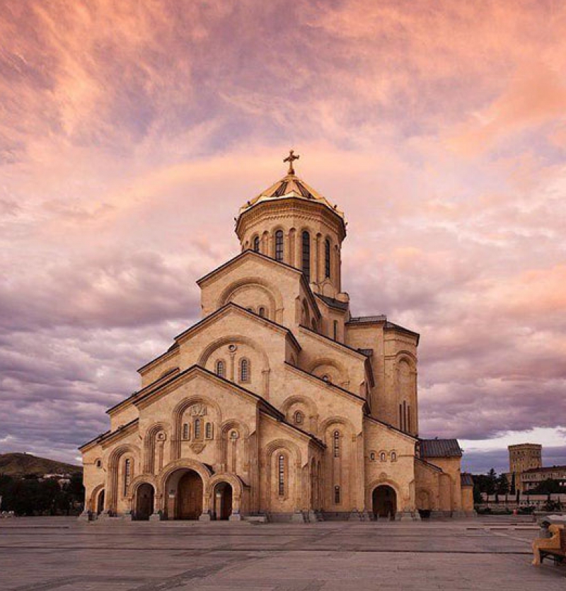 تور تفلیس - شرکت هواپیمایی پاژسیر مجری تورهای اقساطی از مشهد