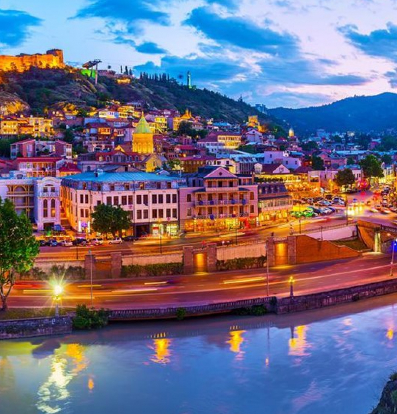 آفر عالی تفلیس 4 روزه - شرکت هواپیمایی پاژسیر مجری تورهای اقساطی از مشهد