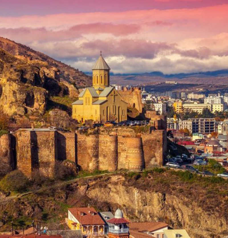 تور تفلیس از تهران - شرکت هواپیمایی پاژسیر مجری تورهای اقساطی از مشهد