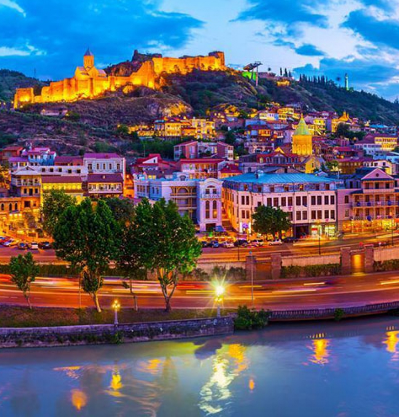 آفرهتل 3 ستاره تفلیس ویژه شنبه 15 دی -شرکت هواپیمایی پاژسیر مجری تورهای اقساطی از مشهد