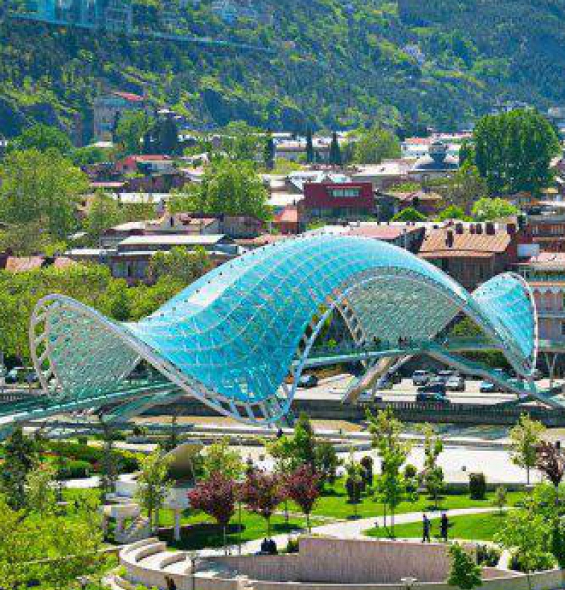 تور تفلیس از تهران ویژه تعطیلات خرداد ماه 12 به 15 خرداد 4 روزه - شرکت هواپیمایی پاژسیر مجری تورهای اقساطی از مشهد