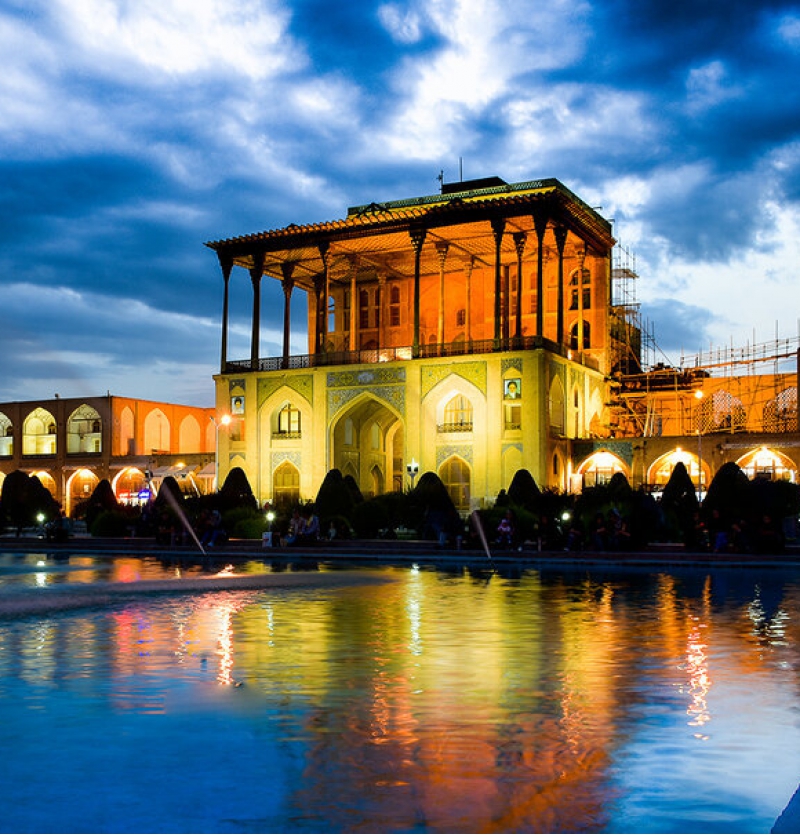 تور اصفهان ویژه12 آبان ماه به انتخاب شما ریلی و هوایی 4روزه -شرکت هواپیمایی پاژسیر مجری تورهای اقساطی از مشهد